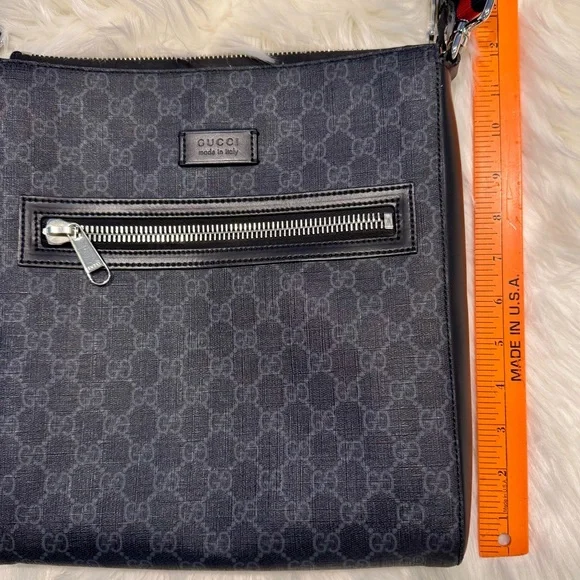 Gucci Gray and Black Messenger Bag - Picture 13 of 16